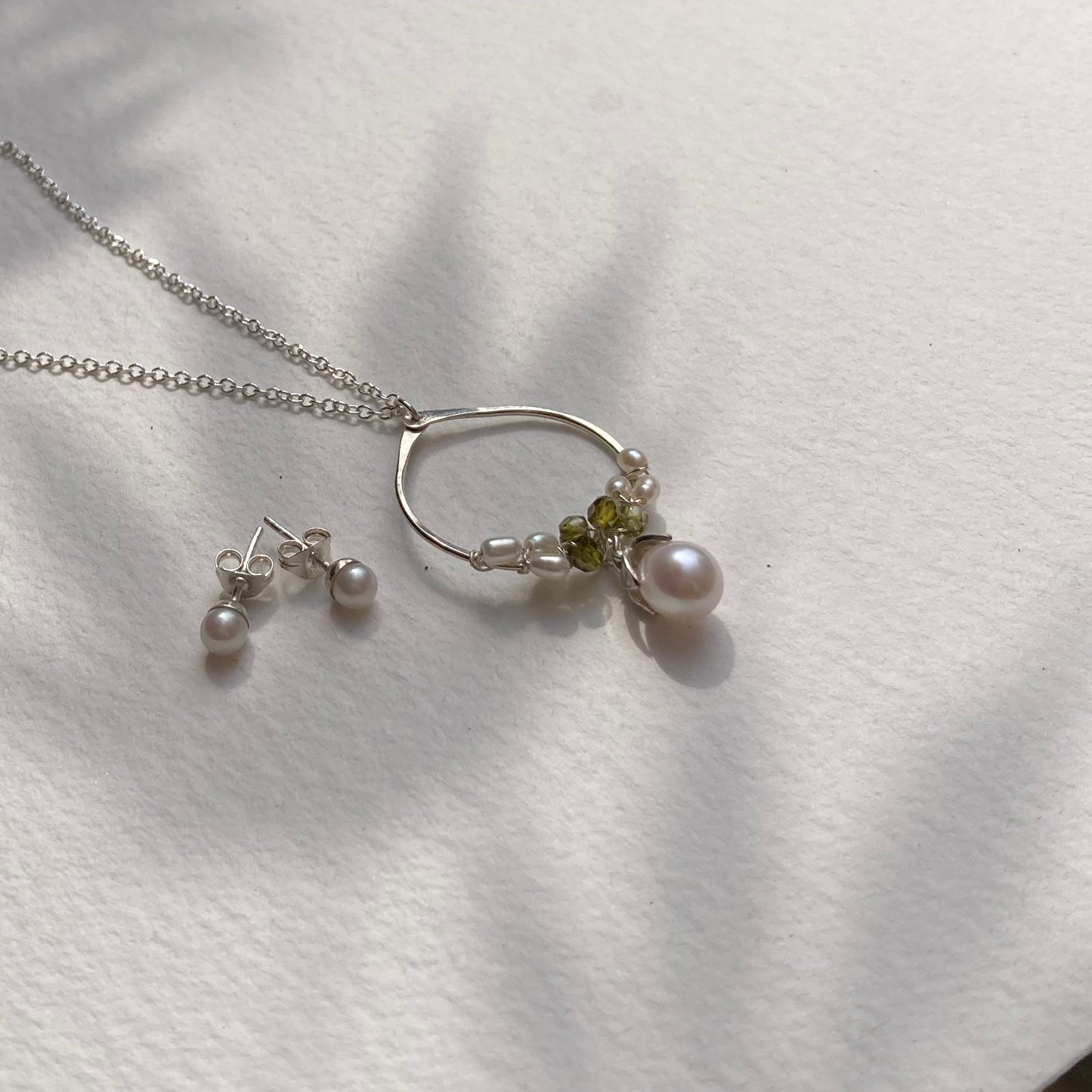 Twisted Seed Pearl And Peridot Set